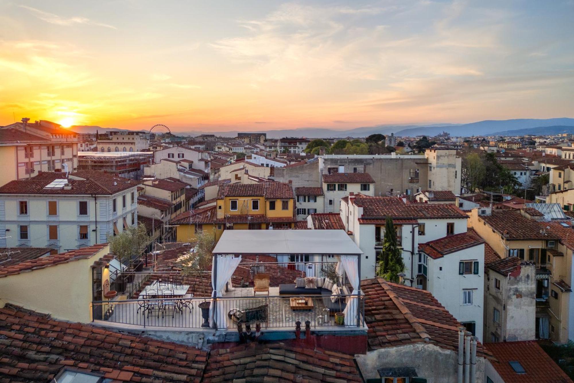 Enchanting Penthouse With A Breathtaking 360 Degrees Panoramic View In The Heart Of * Florence