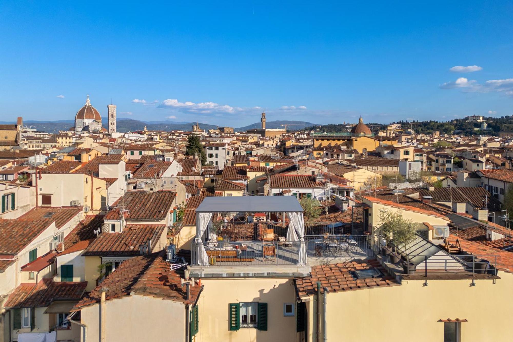 Enchanting Penthouse With A Breathtaking 360 Degrees Panoramic View In The Heart Of Apartment